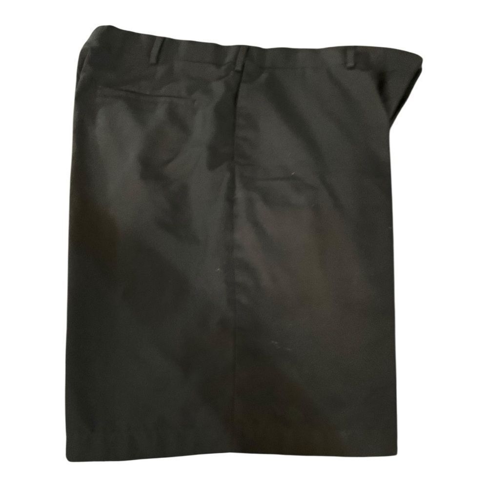 Black Flat Front Shorts with Clean Design‎ by Pro Tour